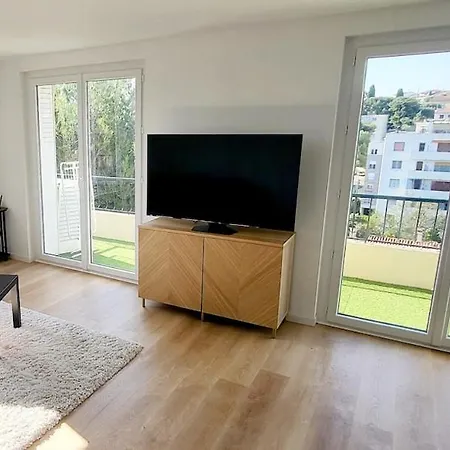 3 Pieces Cocon Dans Les Hauteurs De Cannes Vue Apartment