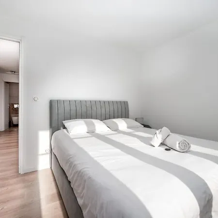Apartment 3 Pieces Cocon Dans Les Hauteurs De Cannes Vue Le Cannet